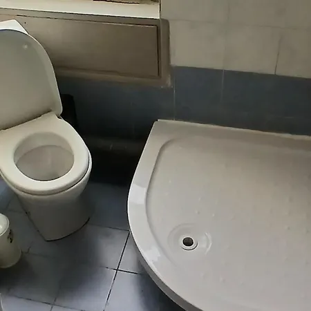 Doukas بيت شباب *